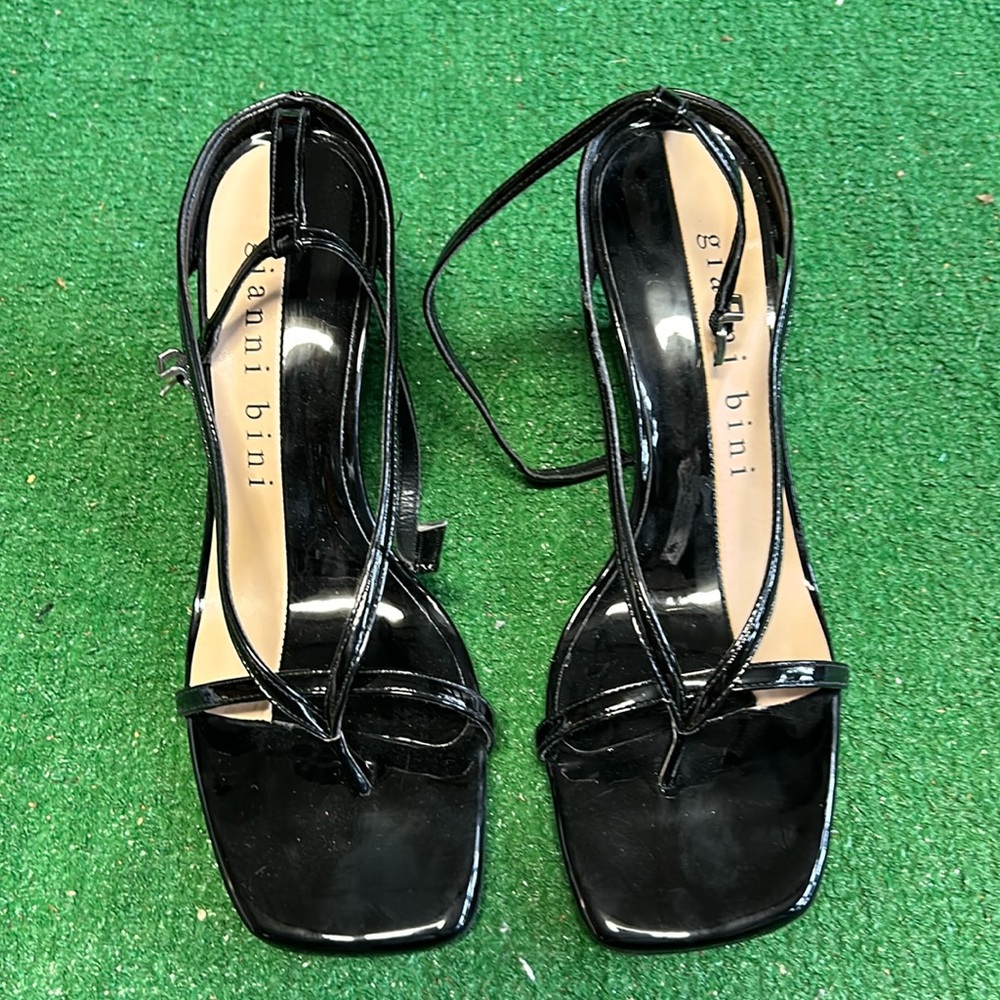 Gianni Bini women’s size 8.5 shoes!